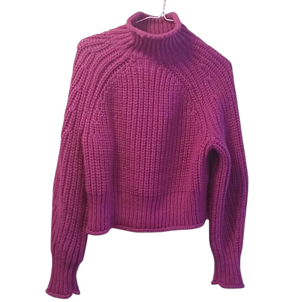 H&M FUSCHIA  CHUNKY RIB KNIT LONG SLEEVE TURTLE NECK SLIGHTLY CROPPED WOMEN'S S